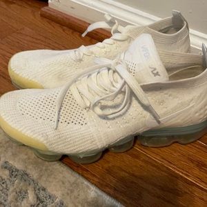 White vapor max